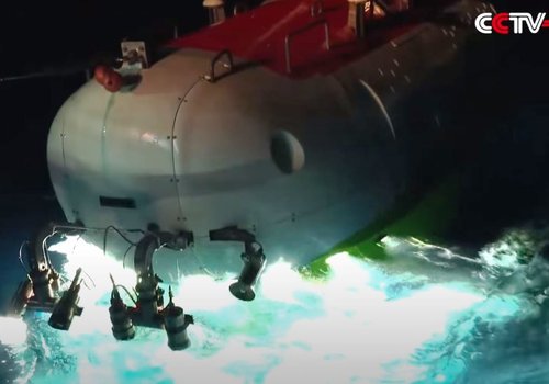 Марианская впадина: Китайская подводная лодка бьет рекорды и достигает дна самой низкой точки